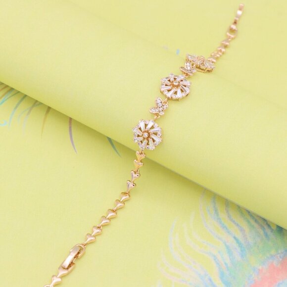 "Sparkling Rose Gold Floral Bracelet with Round & Clover Design, XPBL0962 - Picture 1 of 12
